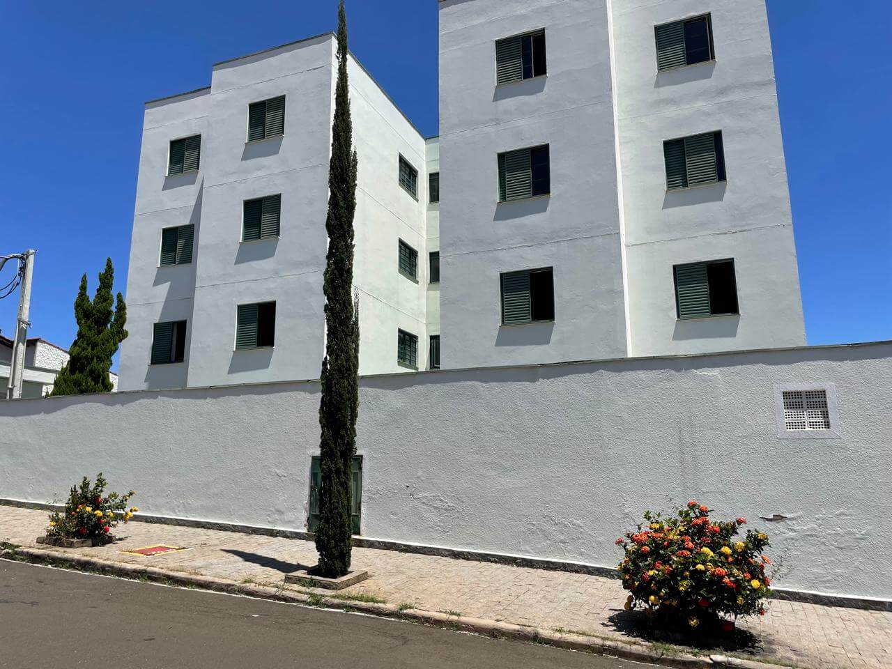 APARTAMENTO DE 70 M², COM 2 QUARTOS NO ED. ALTO DA COLINA POR  R$ 320.000,00
