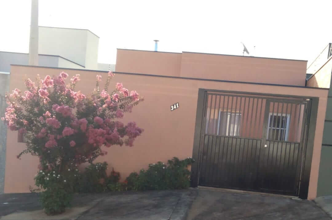 CASA À VENDA NO JARDIM NOVA VENEZA POR R$500.000.00, ÓTIMA LOCALIZAÇÃO E ESPAÇO PARA AMPLIAR - INDAIATUBA-SP