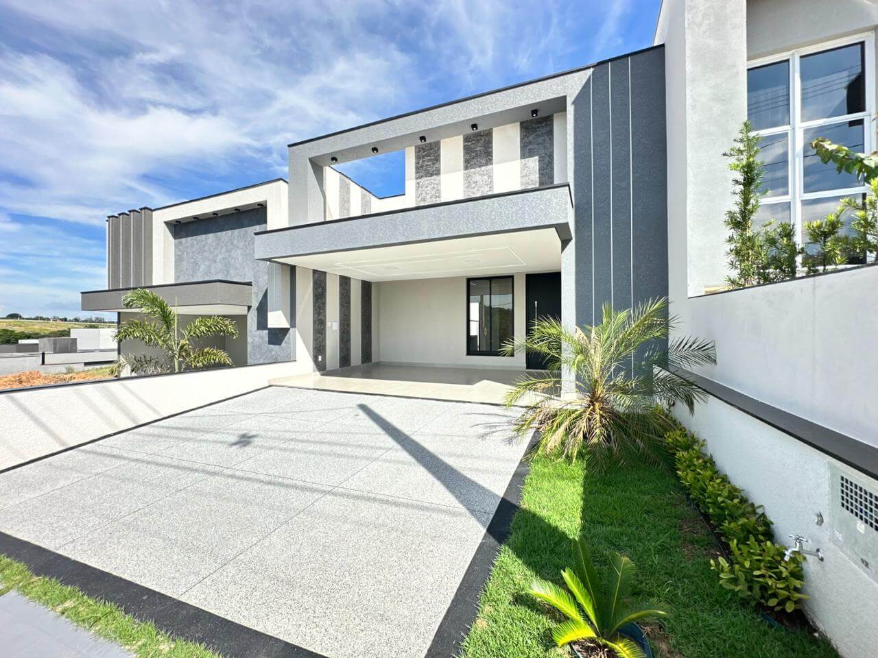 CASA COM 3 SUÍTES Q13L14 – CONDOMÍNIO GRAN RESERVE R$ 1.300.000,00