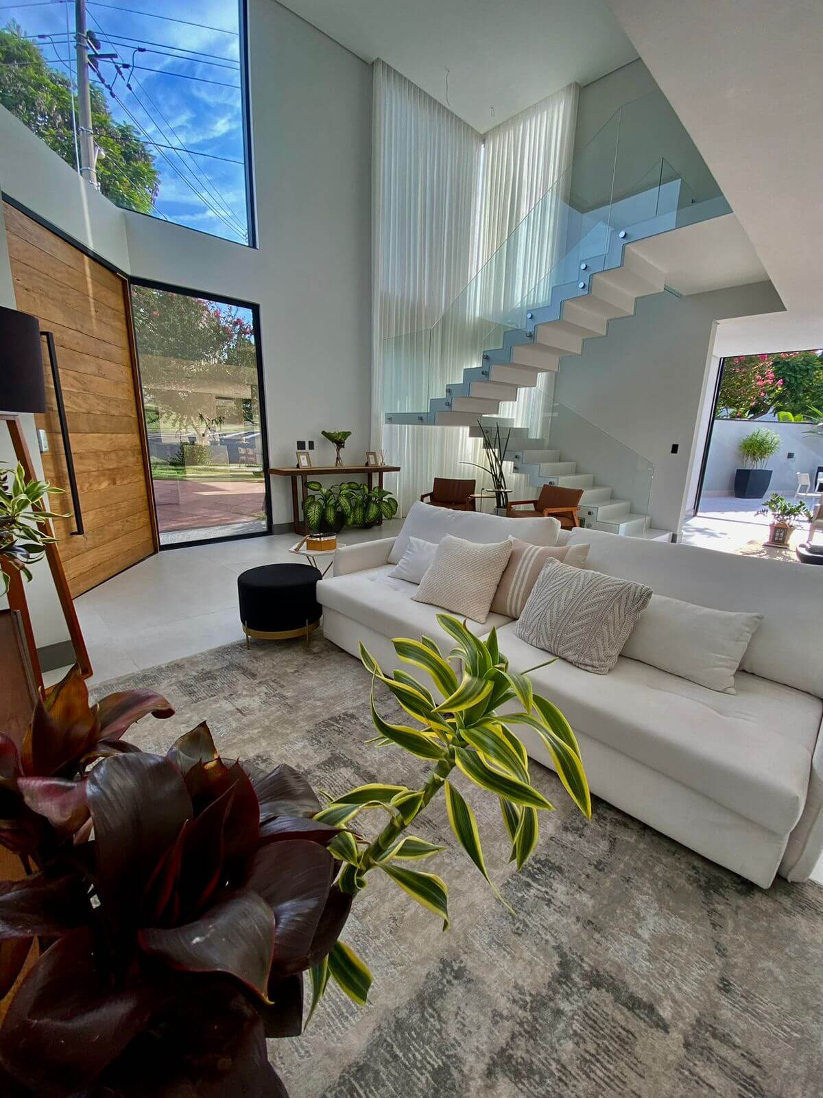 CASA ESTILO CONTEMPORÂNEO, AUTOMATIZADO E SUSTENTÁTEL NO JD RESIDENCIAL SANTA CLARA  R$4.190.000,00