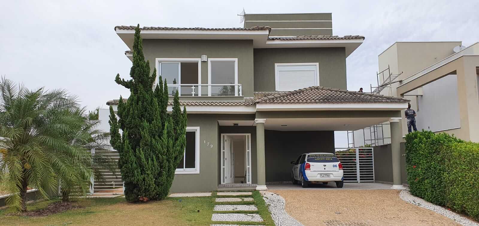 CASA NO JARDIM VILA PARADISO R$2.400.000,000