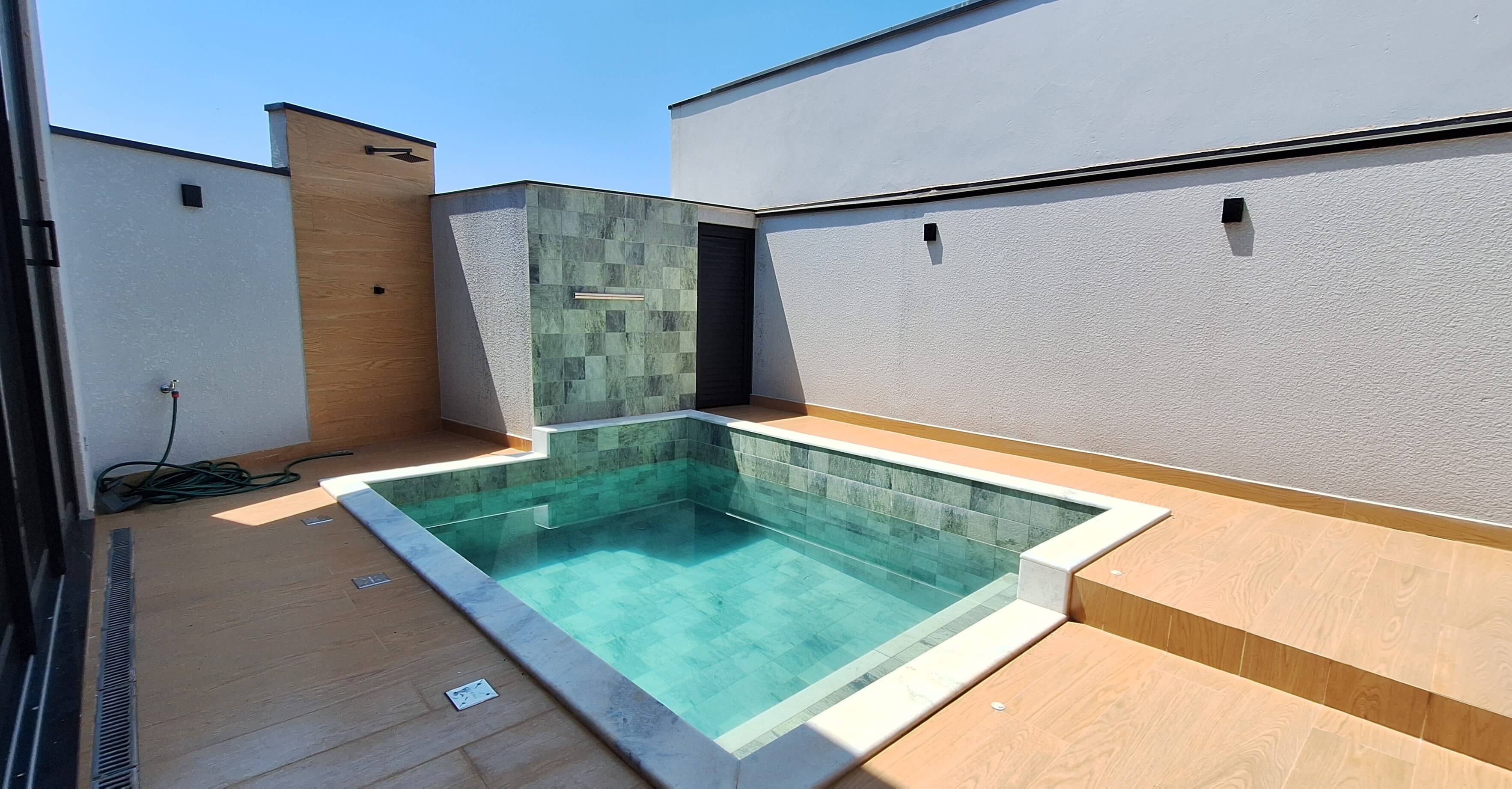 CASA TÉRREA COM PISCINA, 3 SUÍTES E ÓTIMA LOCALIZAÇÃO EM INDAIATUBA POR R$ 1.390.000,00