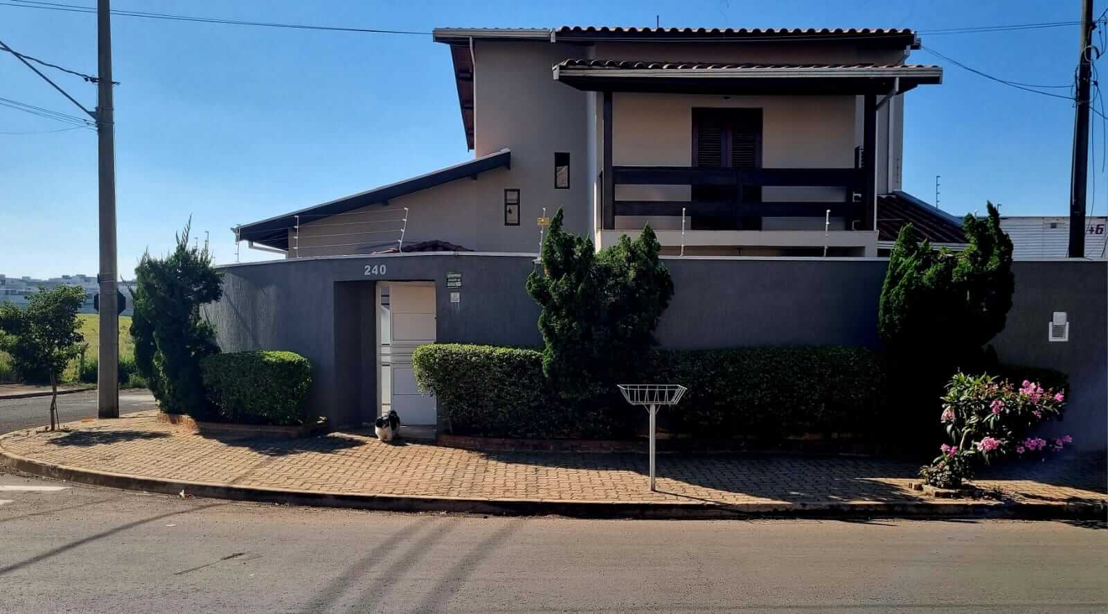 SOBRADO A VENDA  POR 1.500.000.00 NO JARDIM REGINA-INDAIATUBA SP