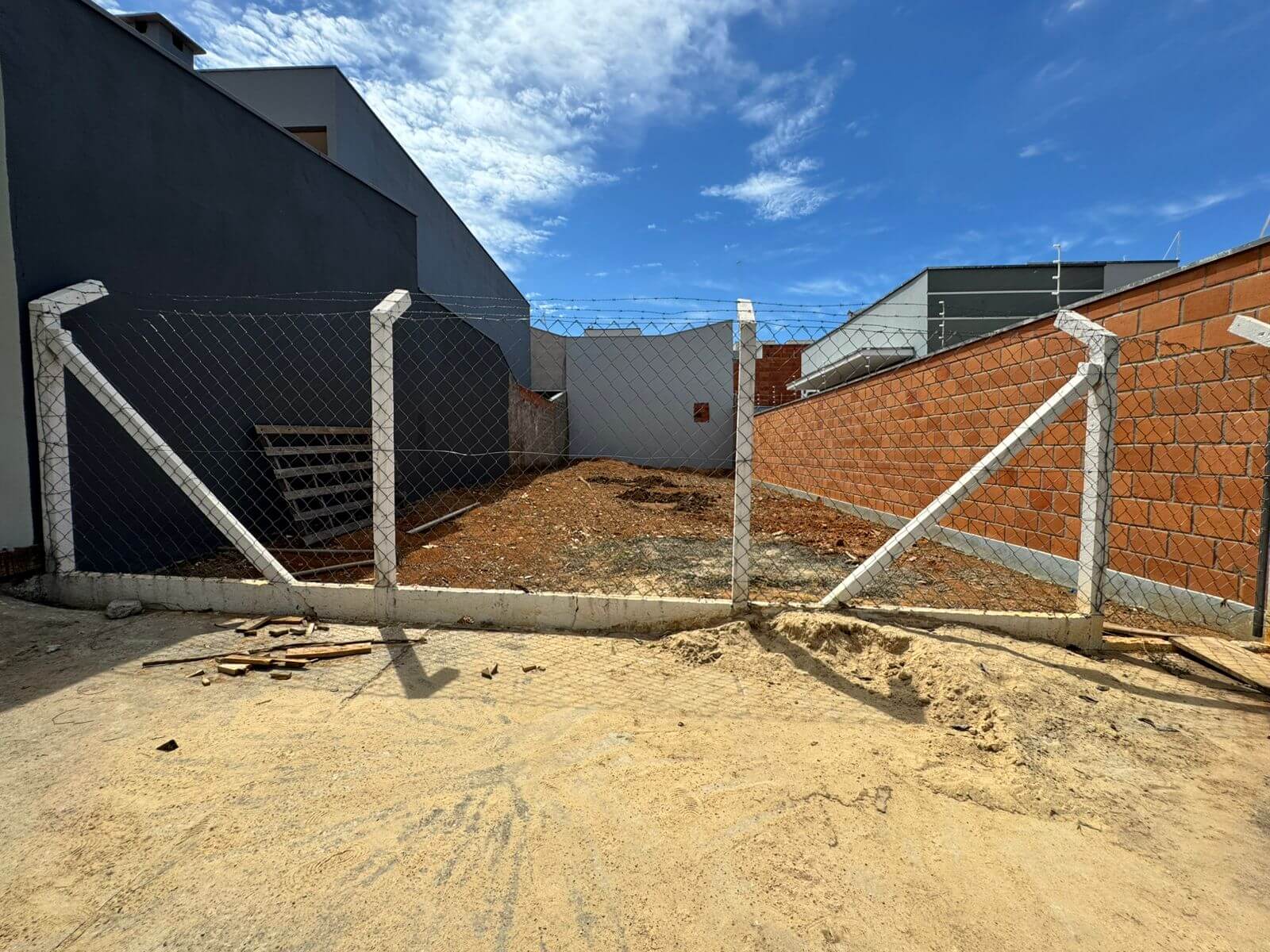 Terreno á Venda no Jd Nova Veneza por R$270.300,00 aceita financiamento - Indaiatuba-SP